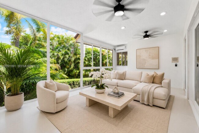 Building Photo - 2000 S Bayshore Dr