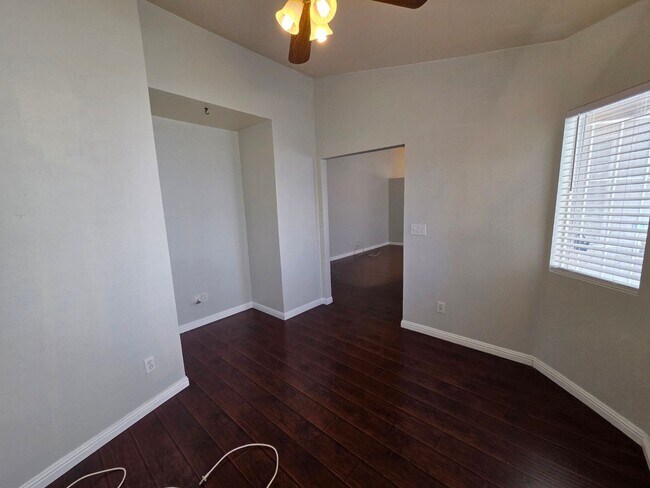 Building Photo - Cozy 3 Bedroom Single Story Home with a Den