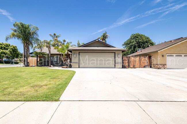 Primary Photo - North Meadows - 3 Bedroom, 2 Bath Home wit...