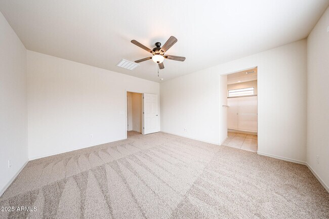 Building Photo - 16683 W Whispering Wind Dr