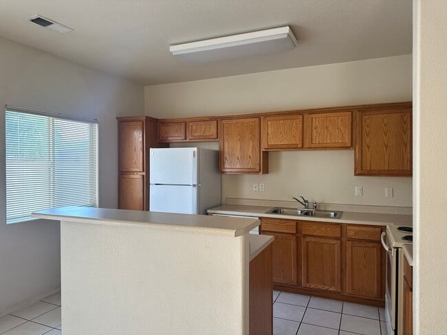 Building Photo - 5647 Valle Alegre Pl NW