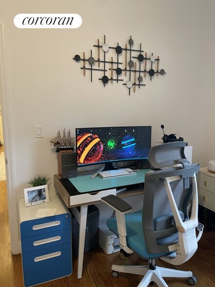 Building Photo - 61-09 39th Avenue H6