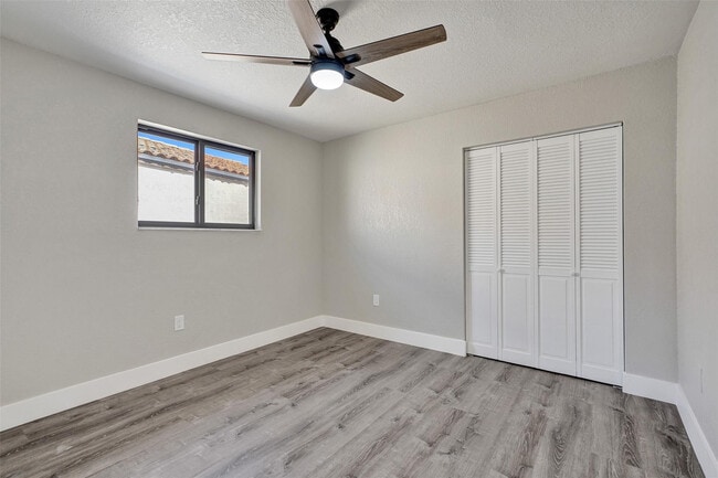 Building Photo - 2614 W 65th St