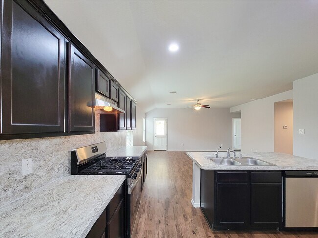 Building Photo - 5443 Dunsmore Harbor Ln