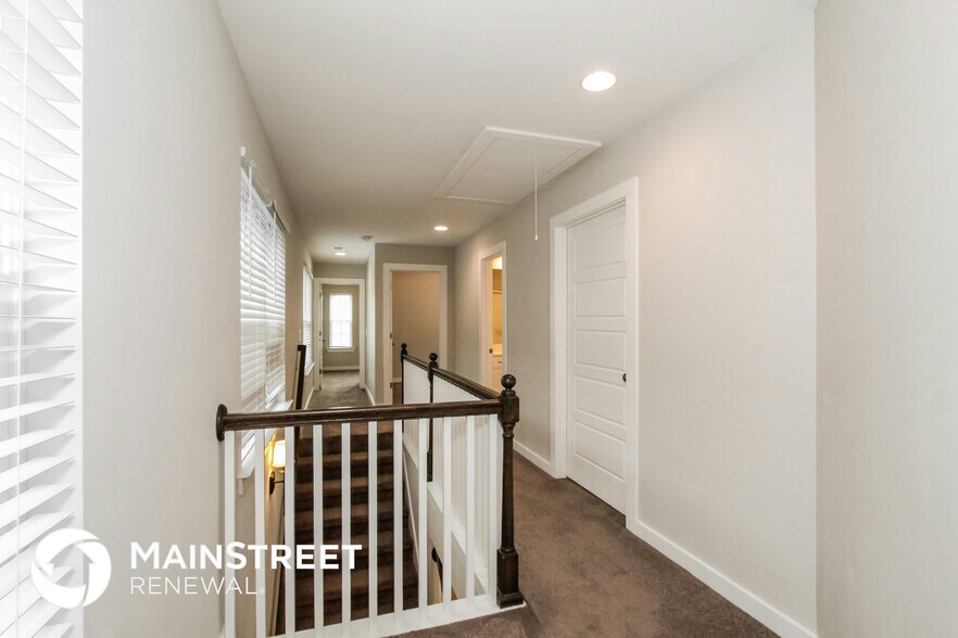 Building Photo - 172 Creek Run Way