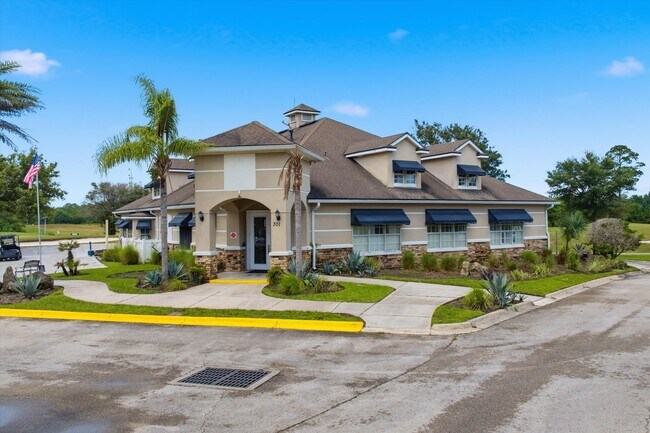 Building Photo - 520 Florida Club Blvd