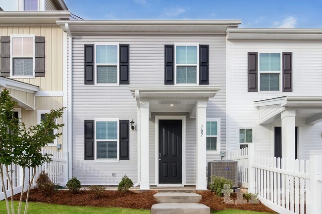 Building Photo - 806 Simpson Farm Rd