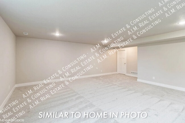 Building Photo - 3212 NE Fawn Ln