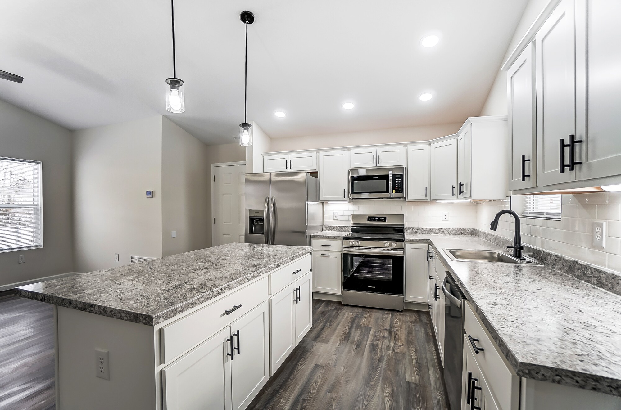 Building Photo - 1432 W Elm St