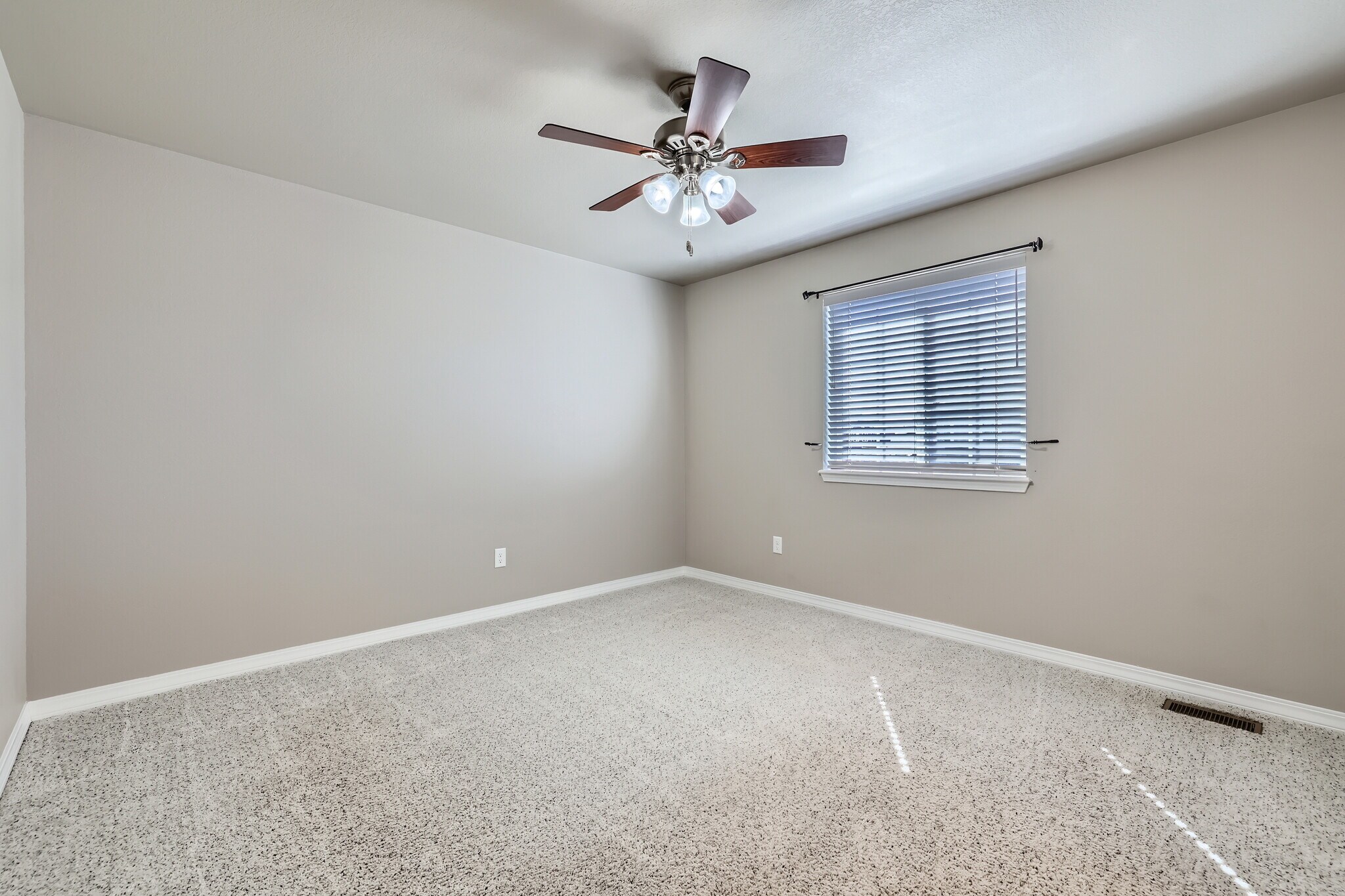 Building Photo - 8883 White Prairie Vw