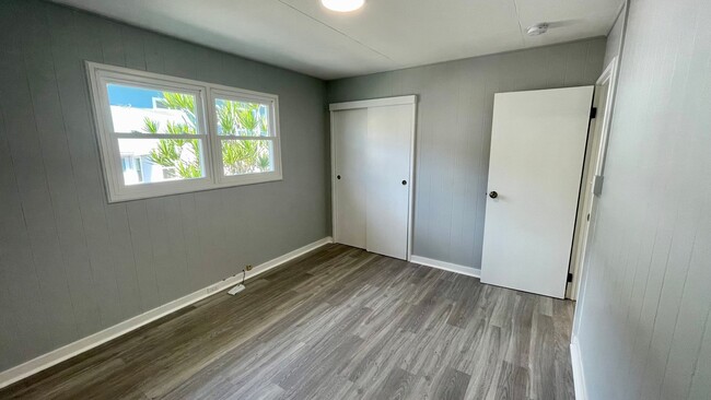 Building Photo - Charming Home in Manoa (3/1.5/2) Available...