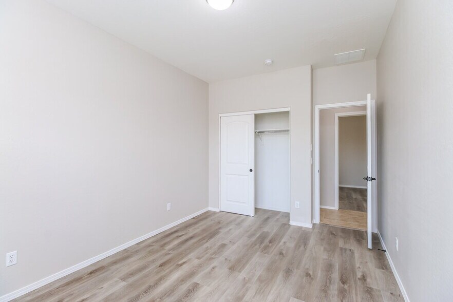 Building Photo - 21899 S 215th St