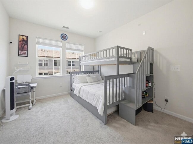 Building Photo - 44 Leahy Dr