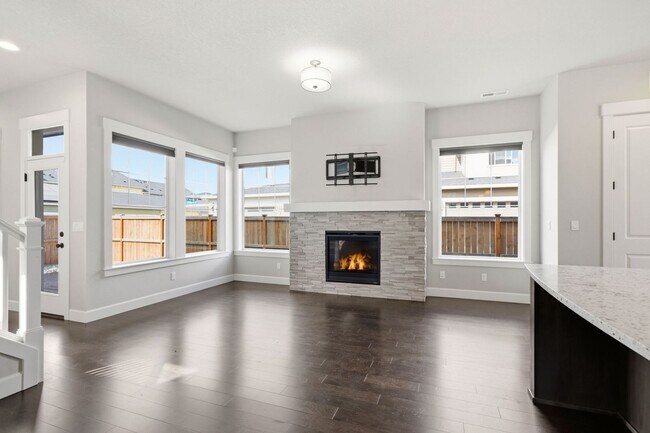 Building Photo - 3485 SE Birchleaf St