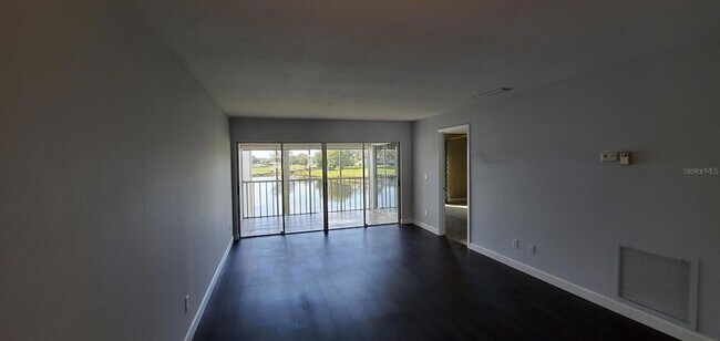 Building Photo - 5210 Wedgewood Ln