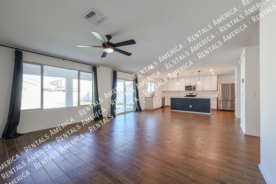 Building Photo - 12620 W Glenn Dr