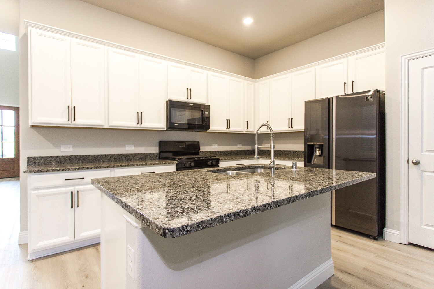 Building Photo - 7504 Palisades Dr