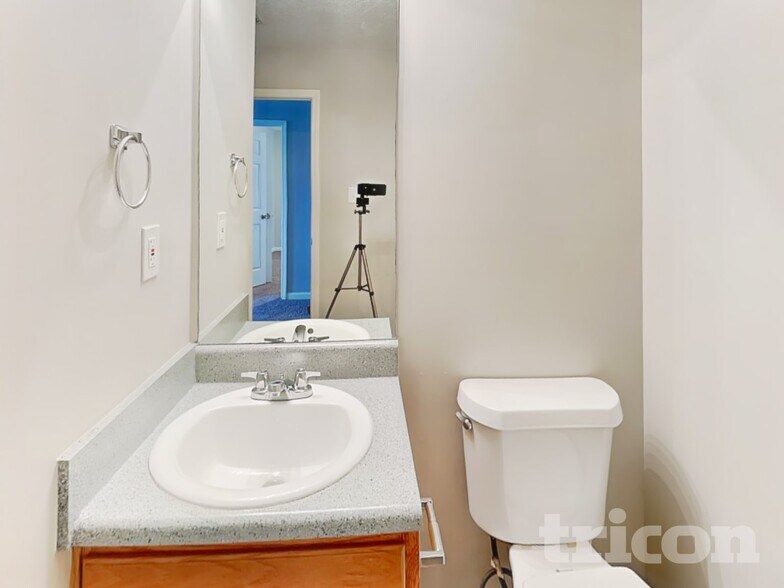 Building Photo - 104 Rampart St