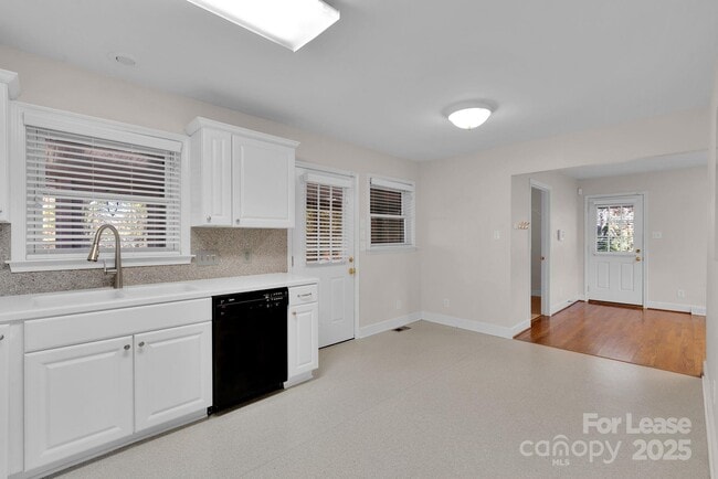 Building Photo - 607 Fort Mill Hwy