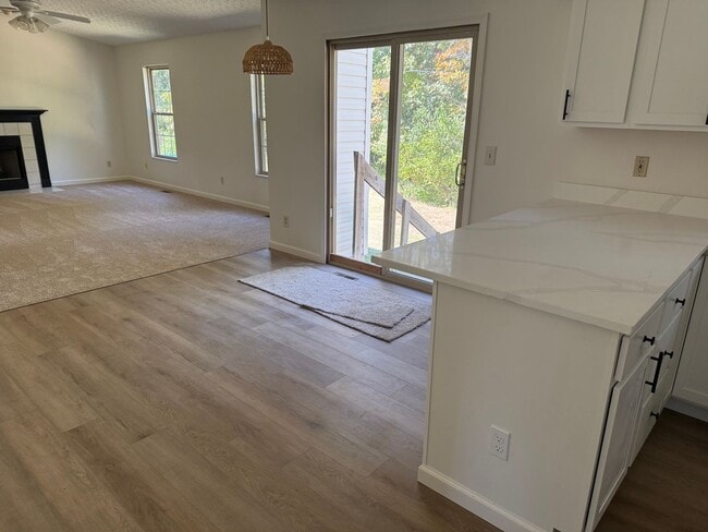 Building Photo - 4 Bedroom, 2.5 Bathroom Single Family Home...