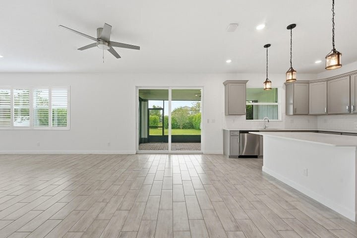 Building Photo - 1261 Deer Hvn Dr