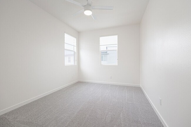 Building Photo - Beautifully Updated 3-Bedroom Detached hom...