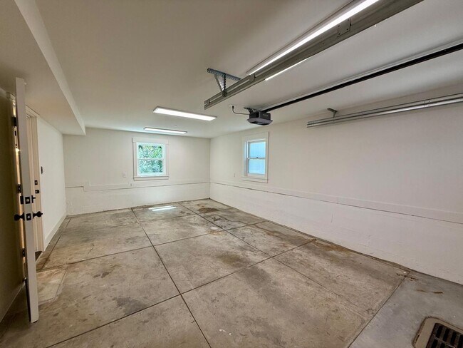 Building Photo - 5 Monte Vista Ave