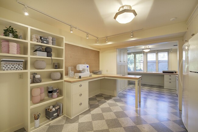 Building Photo - 5Bd/3.5Ba Medina Home