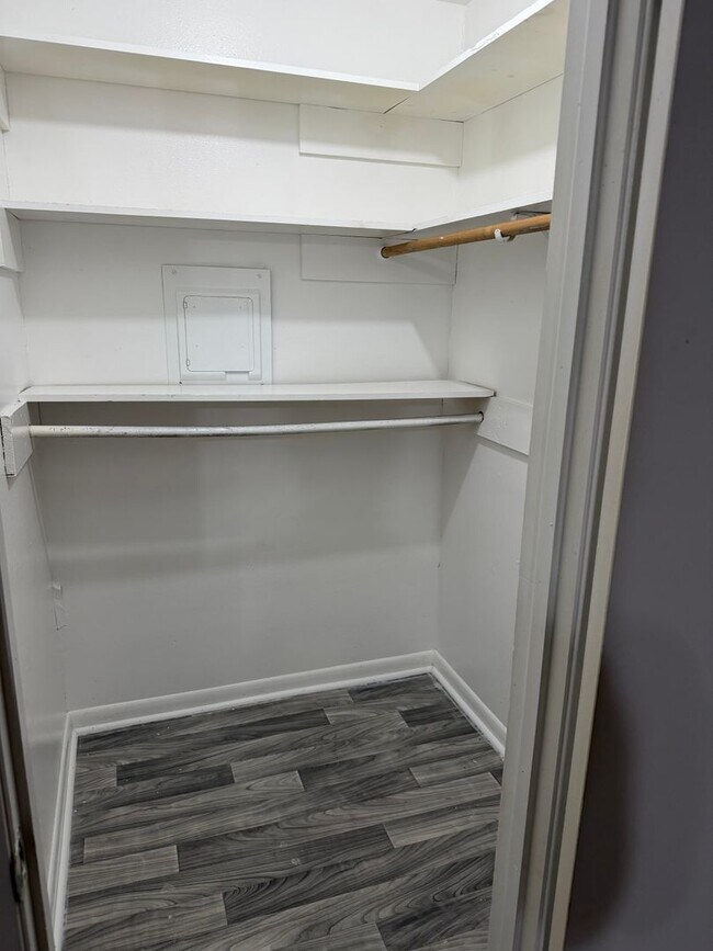 Building Photo - Studio Apartment Available in Huntsville, TX