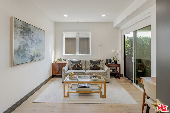 Building Photo - 118 Orlando Ave