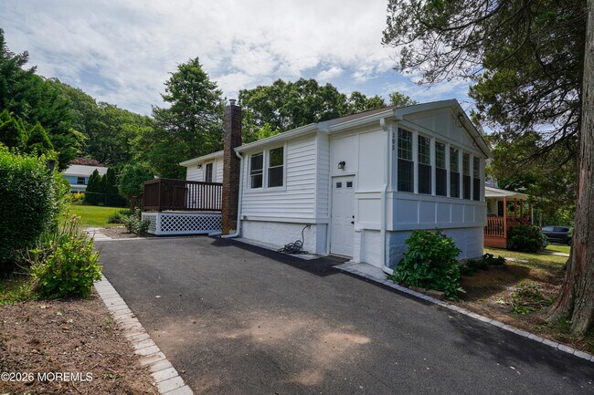 Building Photo - 105 Owens Ave