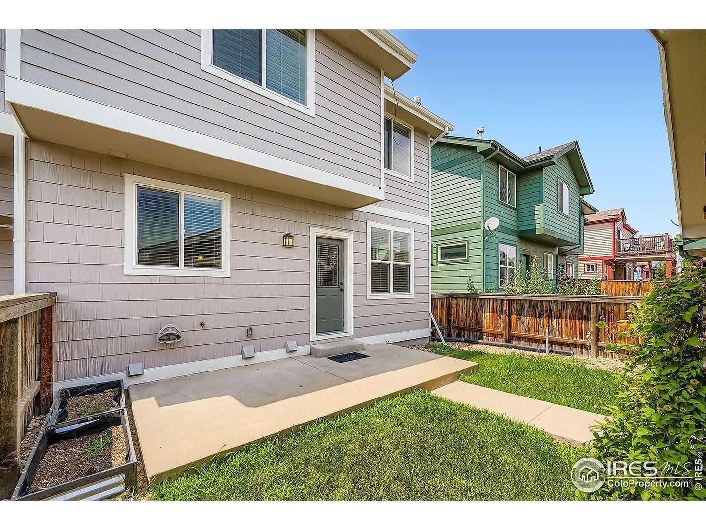 Building Photo - 300 Riverview Ct