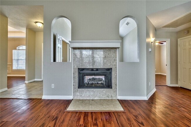 Building Photo - 4424 Maple Shade Ave