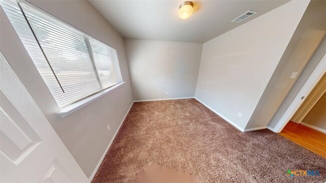 Building Photo - 601 Cattail Cir