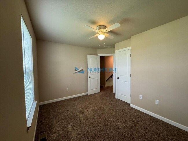 Building Photo - 815 Raven Court