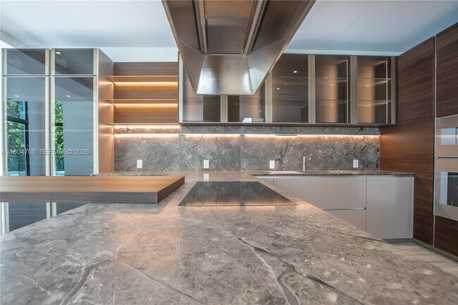 Building Photo - 345 W 46th St