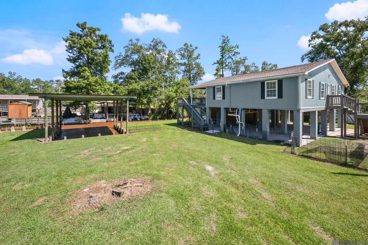 Building Photo - 32027 Pats Ln