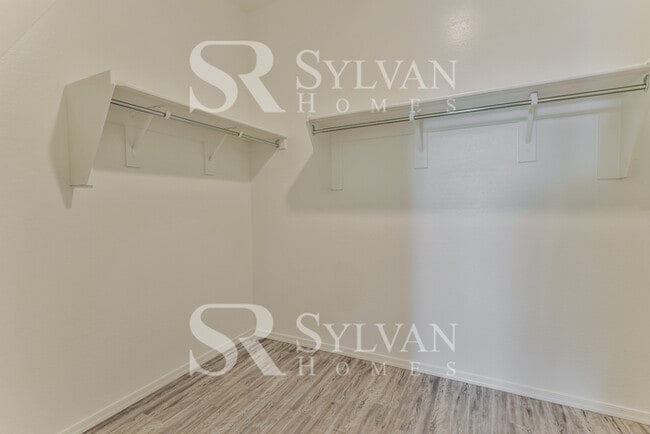 Building Photo - This charming home is ready for your personal touch!