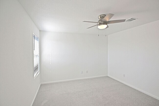 Building Photo - 1601 Tiptop Mdw