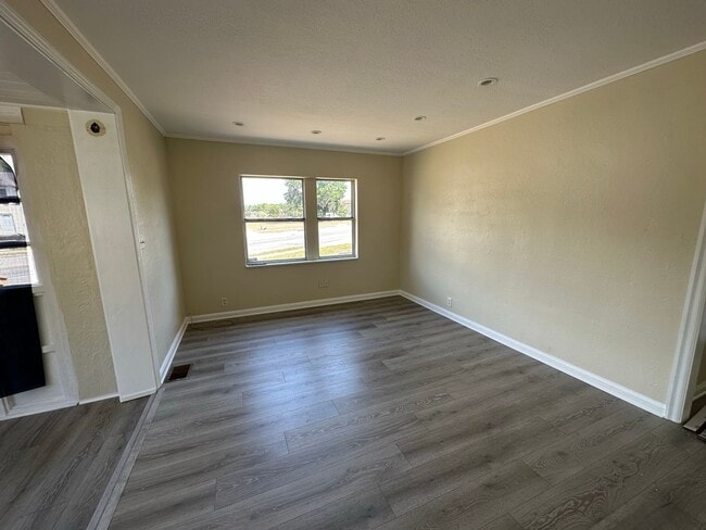 Building Photo - Eustis - 3 Bedroom, 1 Bathroom – $1795