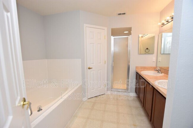 Building Photo - 1615 Laurel Meadows Dr