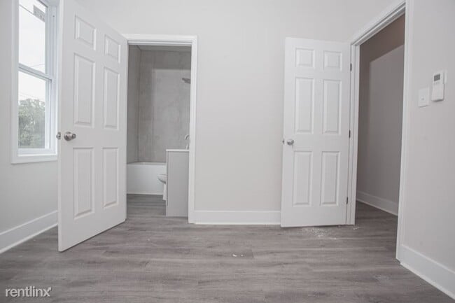 Building Photo - 1 br, 1 bath Condo - 1109 W Lehigh Ave