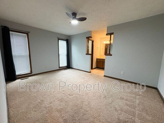 Building Photo - 5960 Laguna Dr