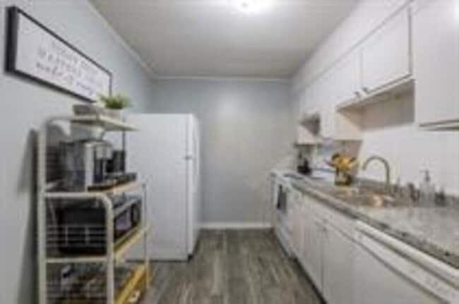 Building Photo - 8327 Lowell Ave