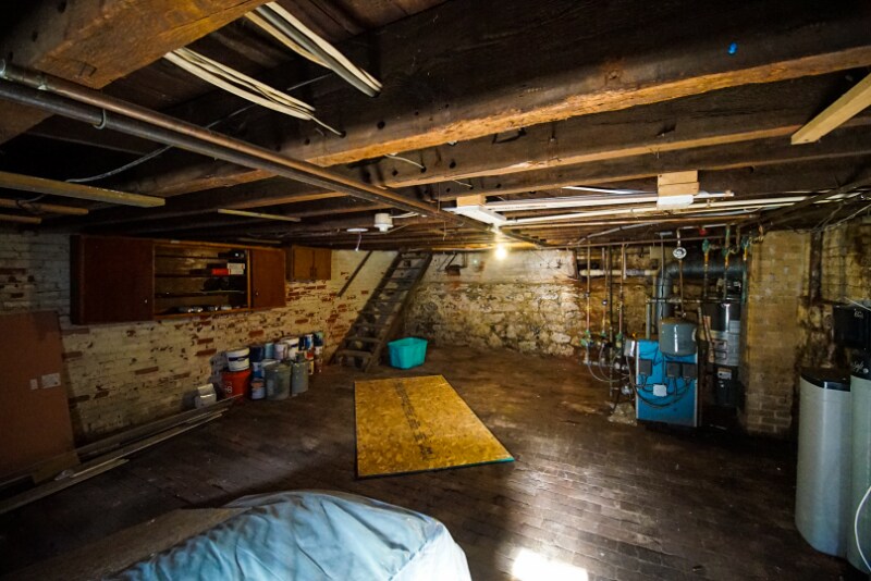 Building Photo - 32 Market St