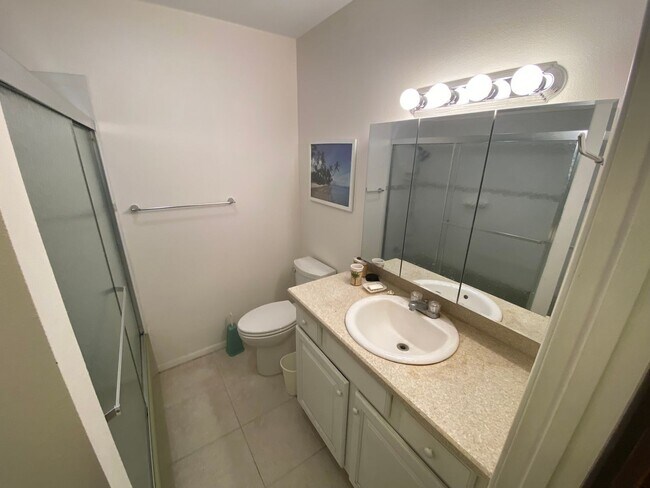 Building Photo - Family and pet friendly ANNUAL LEASE just ...