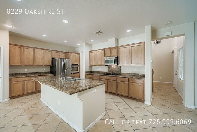 Building Photo - 8229 Oakshire St