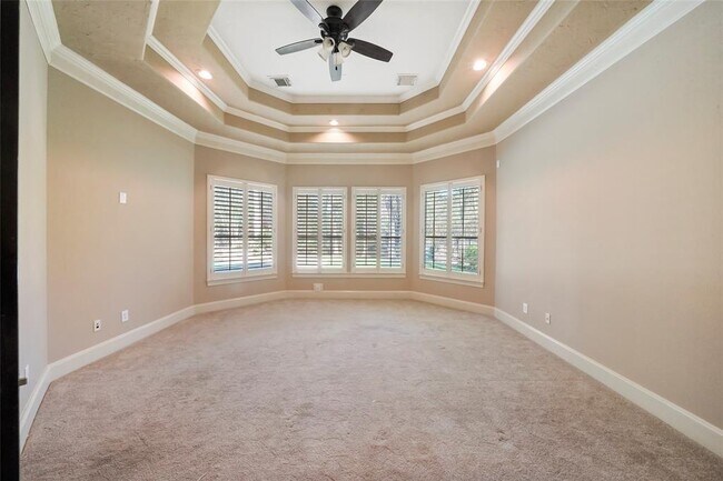 Building Photo - 30 N Palmiera Cir