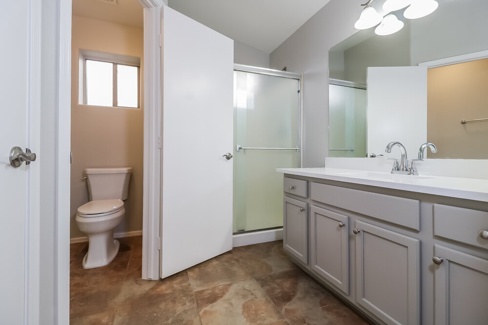 Building Photo - 12913 W Sheridan St