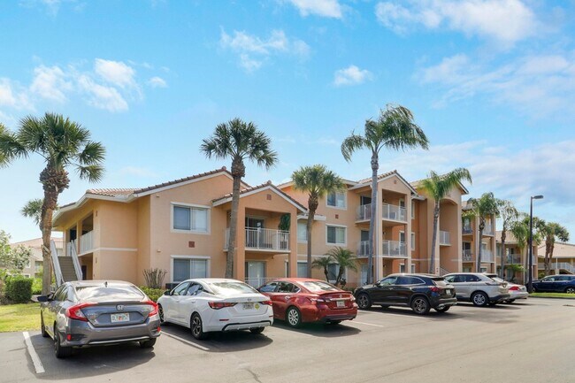 Building Photo - 141 SW Palm Dr